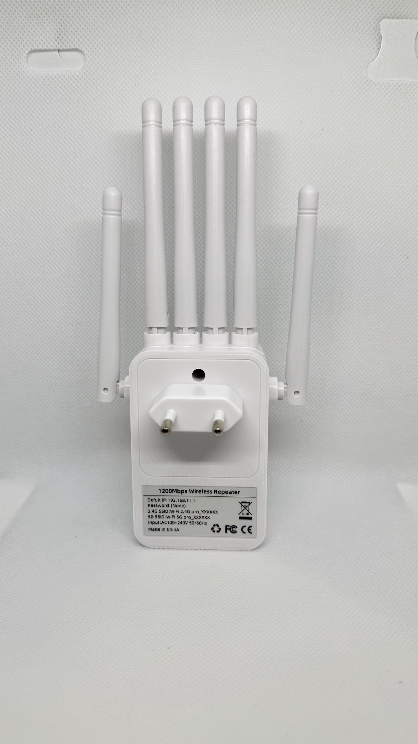 WiFi Repeater 1200Mbps с 6 външни антени – Усилвател на безжичен сигнал