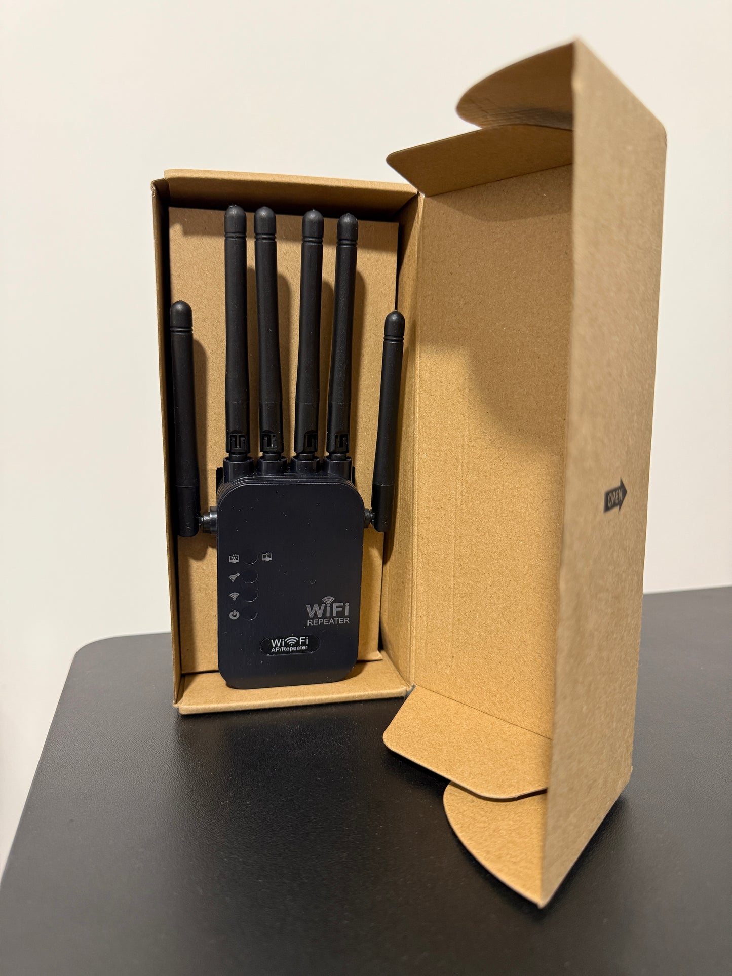 Мощен WiFi Усилвател 1200Mbps с 6 Антени – 2.4/5GHz, Подобрено Покритие за Смарт Дом и Устройства